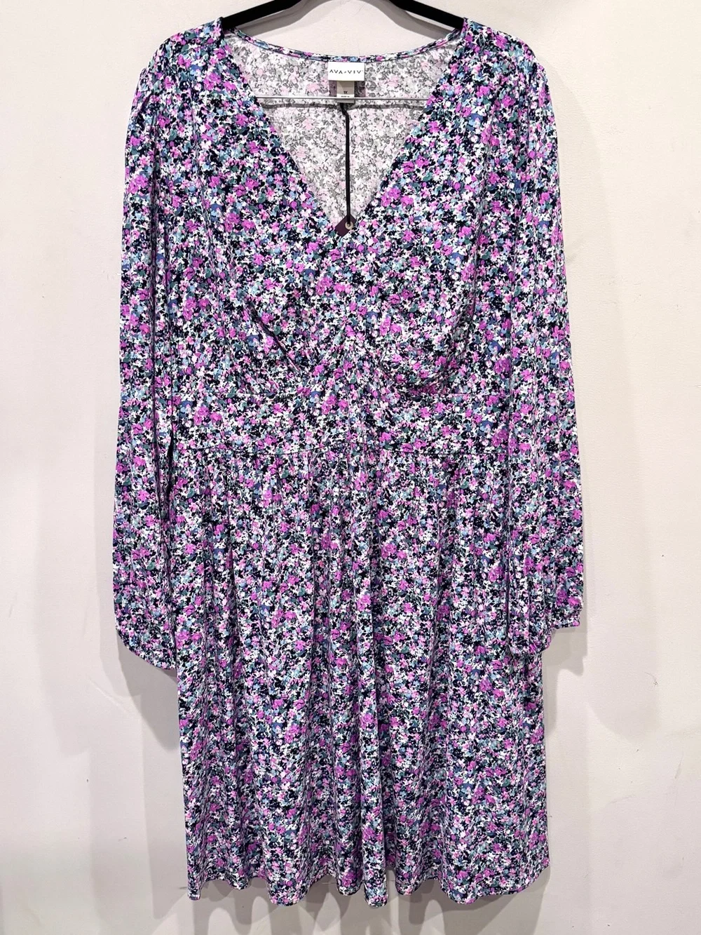 Ava & Viv Women’s Lavender Black Floral Long Sleeve V Neck Dress Size 1X NWT - Picture 3 of 10